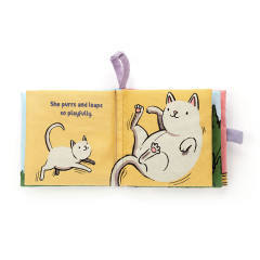 Mummy Loves Me Book-资料图