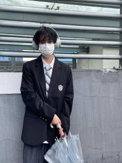 畈知高·西服-资料图