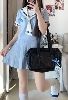 双色水手服套装-资料图