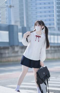 小安娜·衬衫-资料图