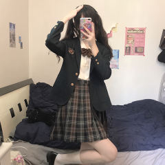 桜忆中·西服-资料图