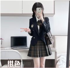 津律高·西服-资料图