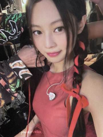 粉胶妮 verB