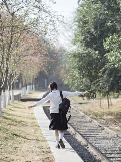 小和女子·衬衫-资料图