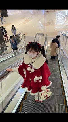 新年战袍 雪球兔-资料图