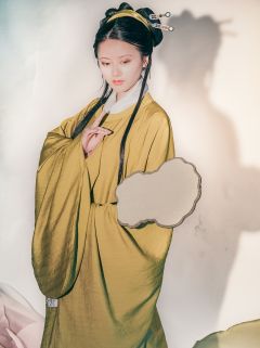 双层多色百搭日常·圆领襟-资料图