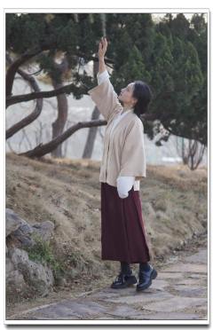 对襟短衫长款旋裙两片裙-资料图