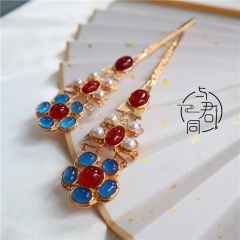 镶珠宝玉花蝶金簪-资料图