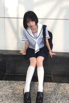 双色水手服套装-资料图