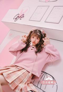 小鹿兔-资料图