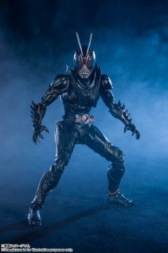 SHF 假面骑士Black Sun 日亚限定款（含台座）-资料图