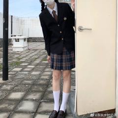 布朗茶茶·西服-资料图