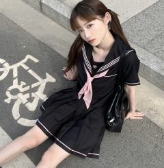 花翎女子-资料图