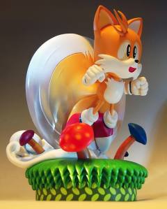 Classic Sonic the Hedgehog Statue 麦尔斯·普劳尔 