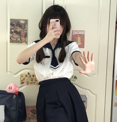 三色箱褶裙-资料图