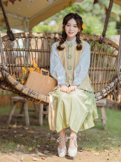 夜莺与玫瑰·洋甘菊-资料图