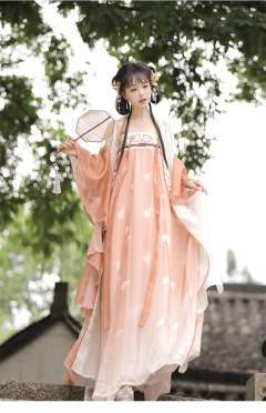 夏日百合-资料图