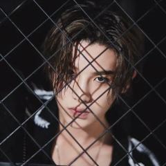 黄明昊演唱会周边