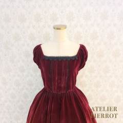 Shadowy Soirée Dress-资料图
