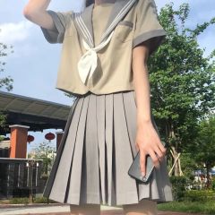 雏菊 水手服-资料图
