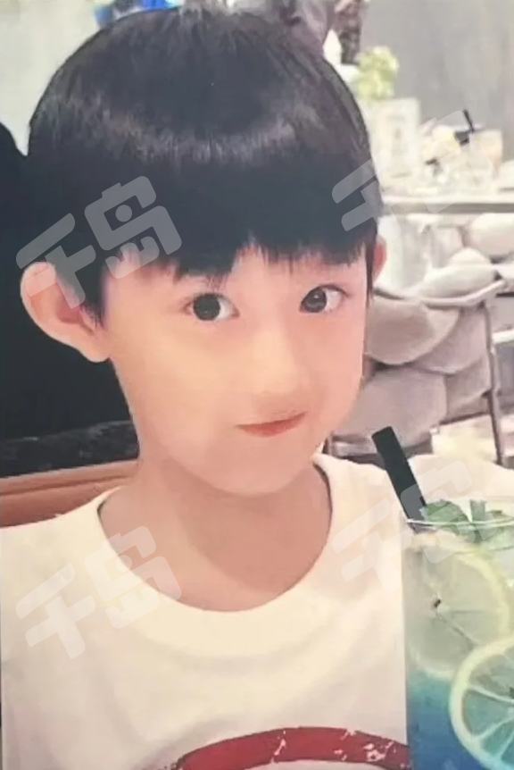 奔跑·冬日胸牌奕恒| TF家族四代- 陈奕恒- 周边卡- 《奔跑·给冬日的回信