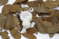 卡塔卡塔-白色-资料图