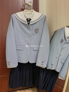 垣鞠女子·西服-资料图
