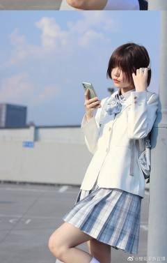 十三色两粒扣西服-资料图