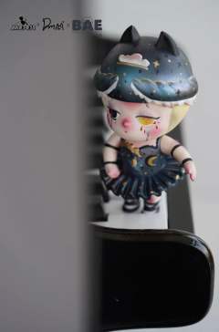 黑天鹅之眼-资料图