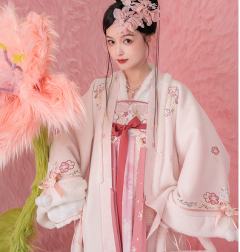 绒绒-资料图