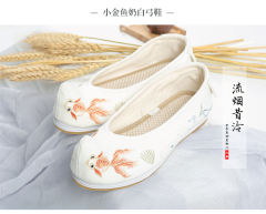 绣花鞋-资料图