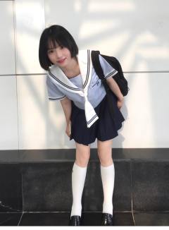 双色水手服套装-资料图