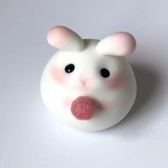 发芽兔中秋冰皮月饼-红色