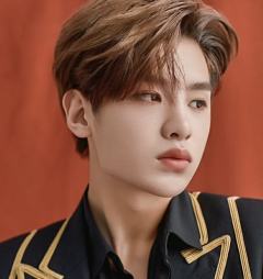 黄明昊综艺周边