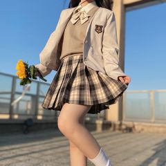 松鹤下-资料图