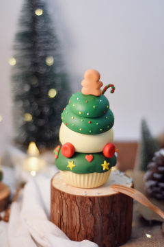 圣诞树马芬杯蛋糕-资料图