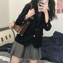 三口袋西服-资料图