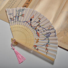 仿孔府花鸟印花·折扇油纸伞-资料图