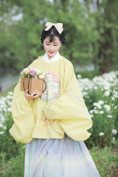 喜作· 补服-资料图