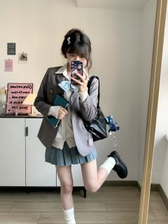 苔痕绿·格裙-资料图