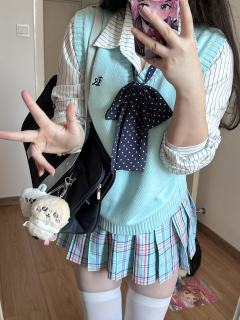 四方晴·格裙-资料图