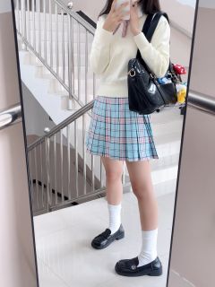 四方晴·格裙-资料图