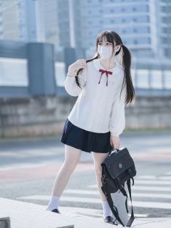 小安娜·衬衫-资料图