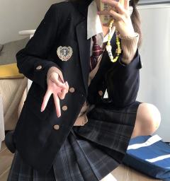 星屿高·西服-资料图