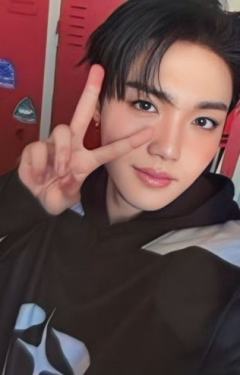 25台历周边线下 荣