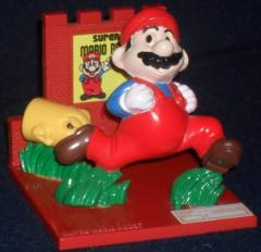 Trophy Figure with Scorecard! 基拉 玛丽奥 Mario Runs from Bullet Bill