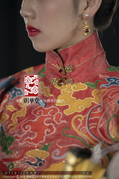 飞鱼云肩通袖妆花织金纱-资料图