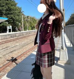 赤金·韩式制服-资料图