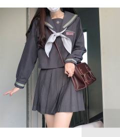 桃葉中 冬服-资料图