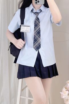 基础款浅蓝色衬衫-资料图